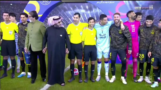 Imagini pentru eternitate: cum au fost surprinși Messi și Ronaldo la probabil ultimul duel direct ca profesioniști_36
