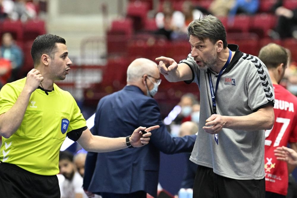 Suarez, tu ești?! A uitat unde se află și și-a mușcat de mână adversarul la Campionatul Mondial _6