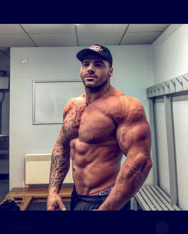 Și Hulk ar fi invidios! A lăsat fotbalul pentru alt sport, dar nu i-a ieșit! Cu ce se ocupă acum_13
