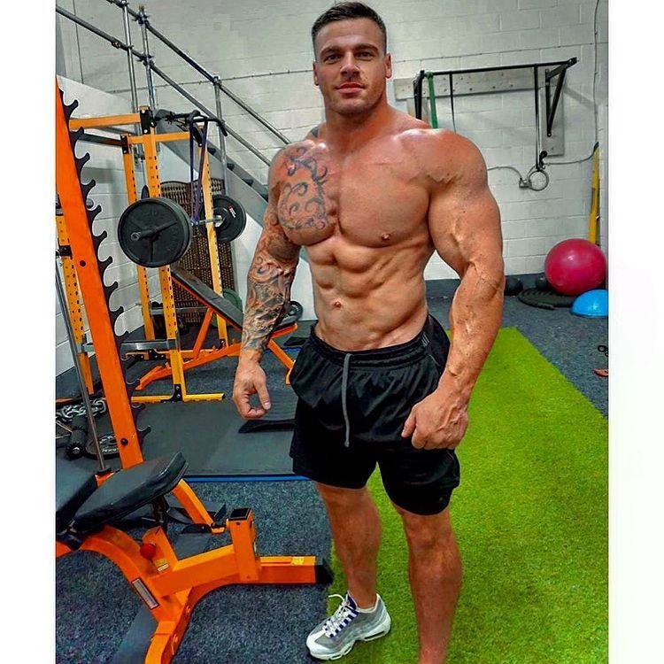 Și Hulk ar fi invidios! A lăsat fotbalul pentru alt sport, dar nu i-a ieșit! Cu ce se ocupă acum_22
