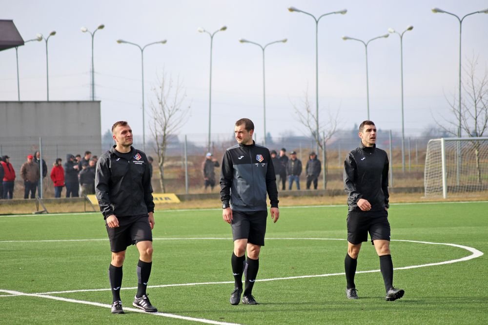 Dinamo nu a reușit să treacă de echipa lui Vali Lazăr în primul meci al anului! A debutat unul dintre ”gemenii golului”_3