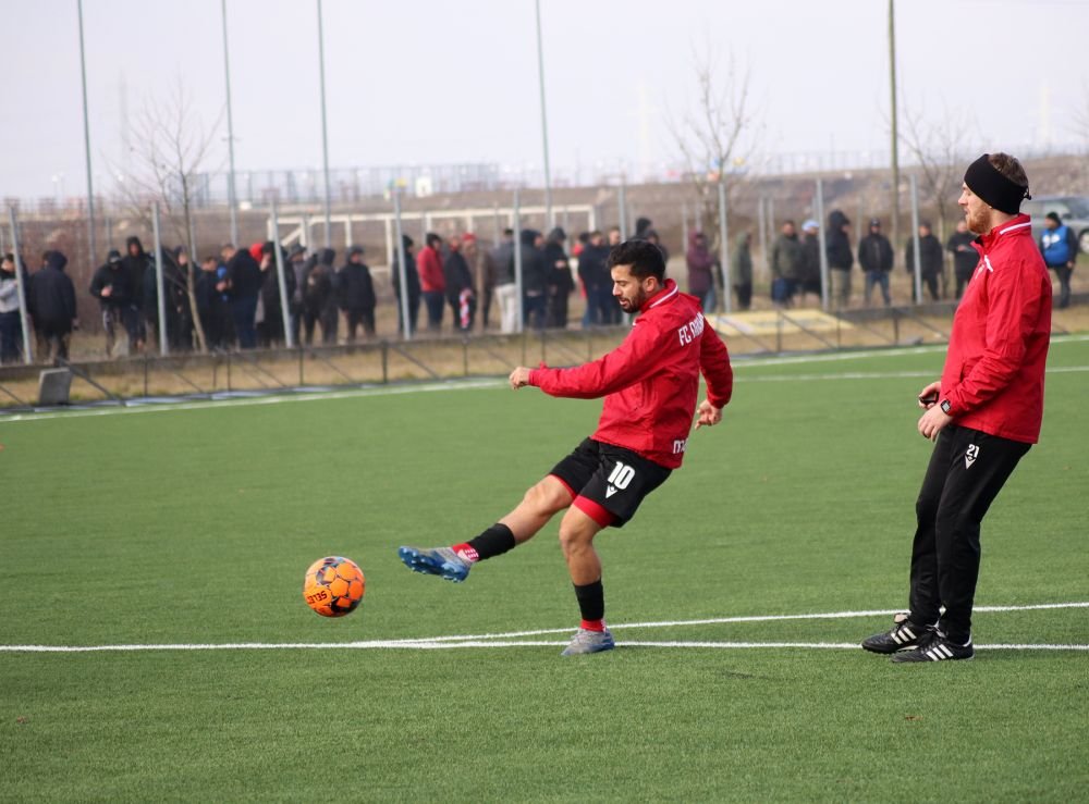 Dinamo nu a reușit să treacă de echipa lui Vali Lazăr în primul meci al anului! A debutat unul dintre ”gemenii golului”_8