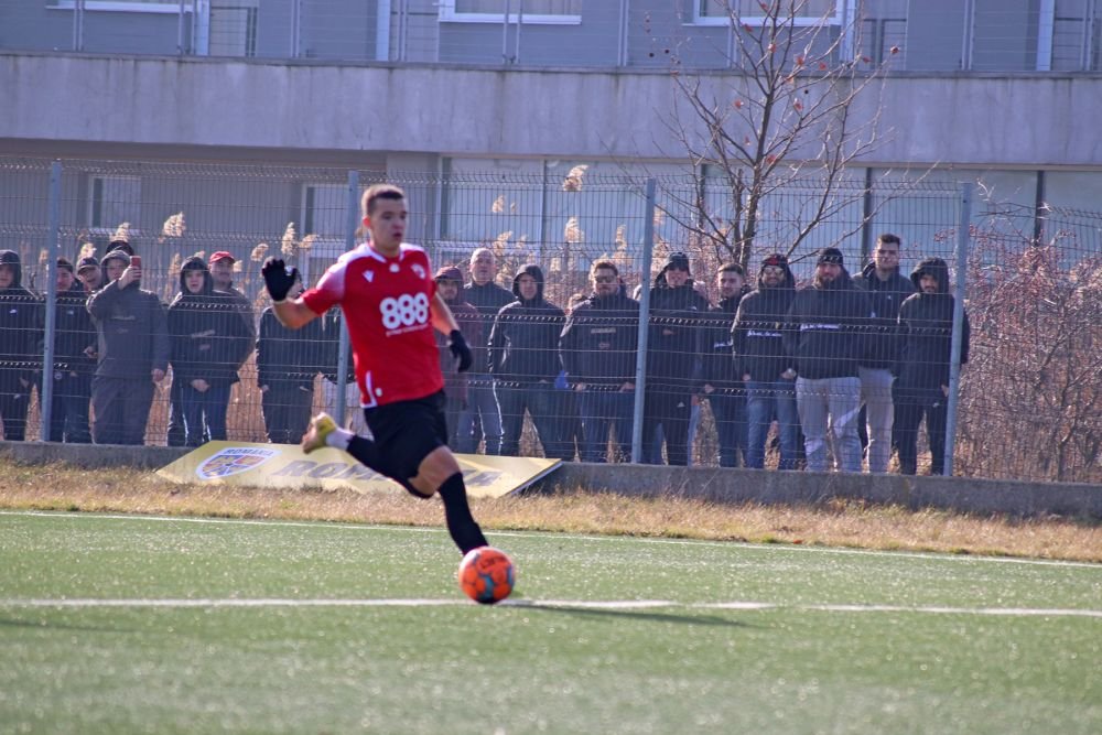 Dinamo nu a reușit să treacă de echipa lui Vali Lazăr în primul meci al anului! A debutat unul dintre ”gemenii golului”_23