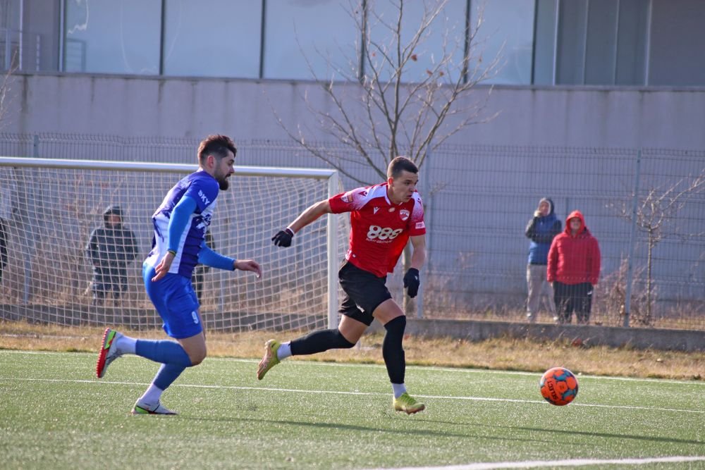 Dinamo nu a reușit să treacă de echipa lui Vali Lazăr în primul meci al anului! A debutat unul dintre ”gemenii golului”_24