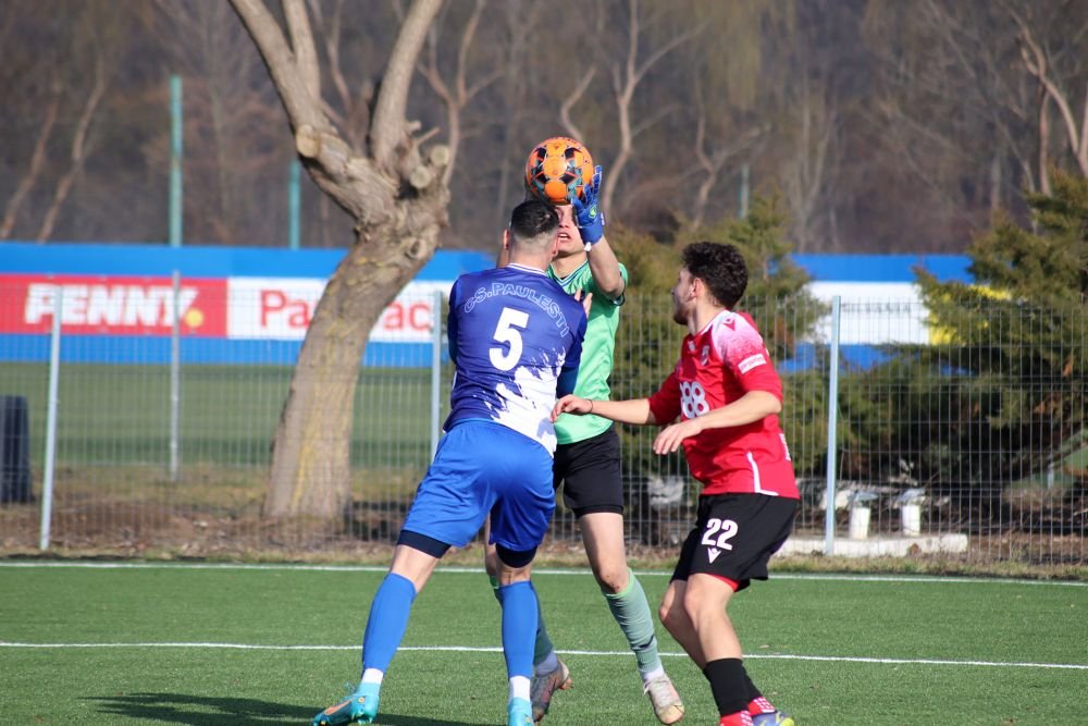 Dinamo nu a reușit să treacă de echipa lui Vali Lazăr în primul meci al anului! A debutat unul dintre ”gemenii golului”_44