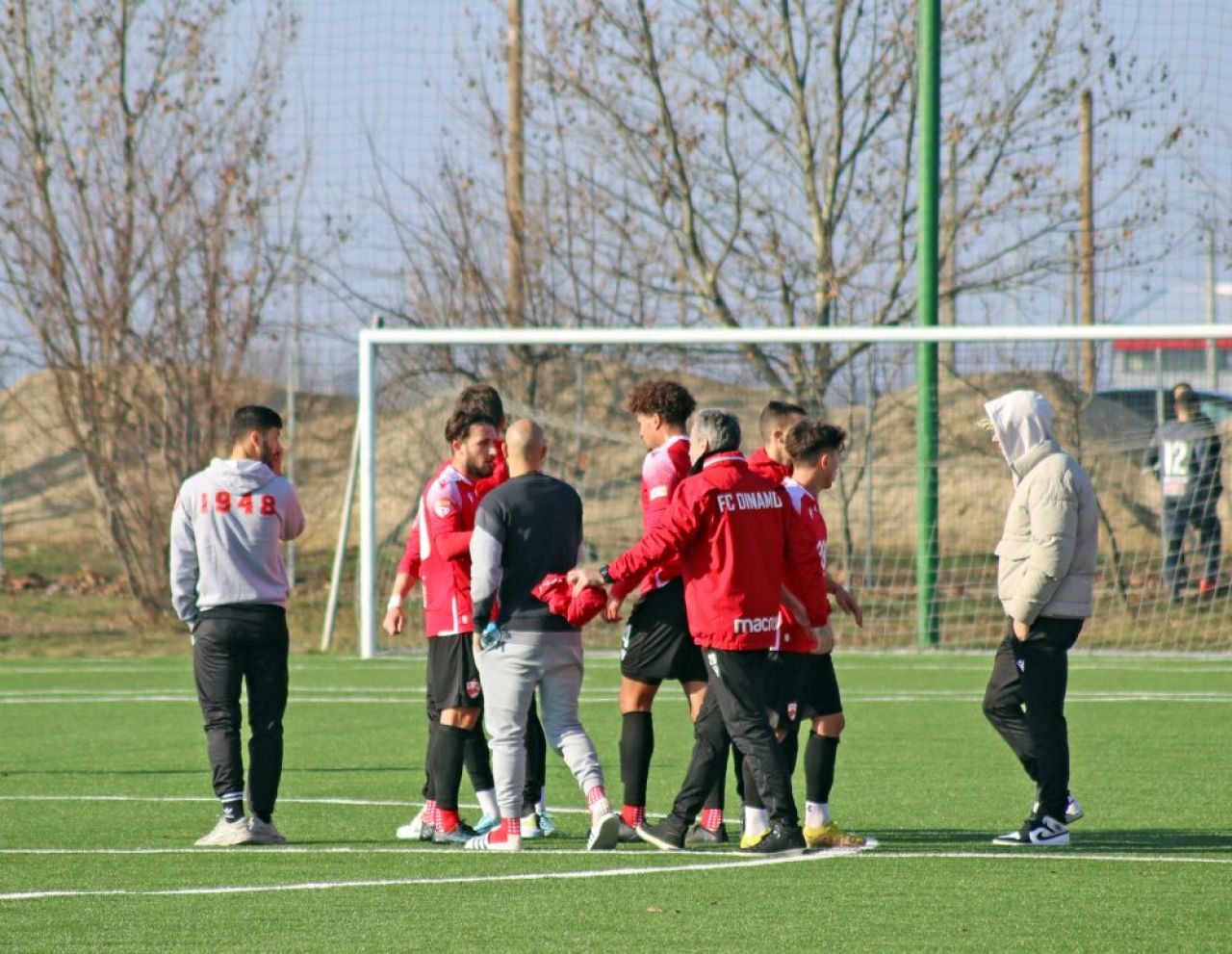 Dinamo nu a reușit să treacă de echipa lui Vali Lazăr în primul meci al anului! A debutat unul dintre ”gemenii golului”_47