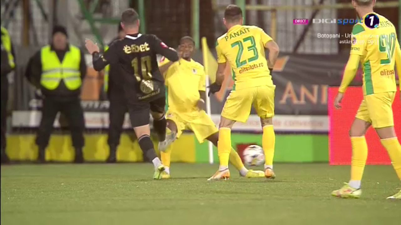 Constantin Budescu a scăpat de un cartonaș roșu în CS Mioveni - Petrolul! Intrare ”horror” asupra unui adversar_1