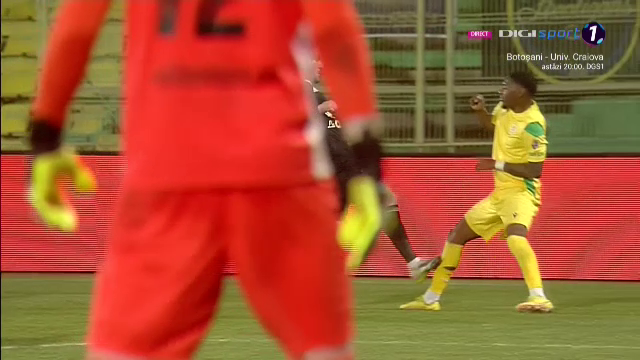 Constantin Budescu a scăpat de un cartonaș roșu în CS Mioveni - Petrolul! Intrare ”horror” asupra unui adversar_3