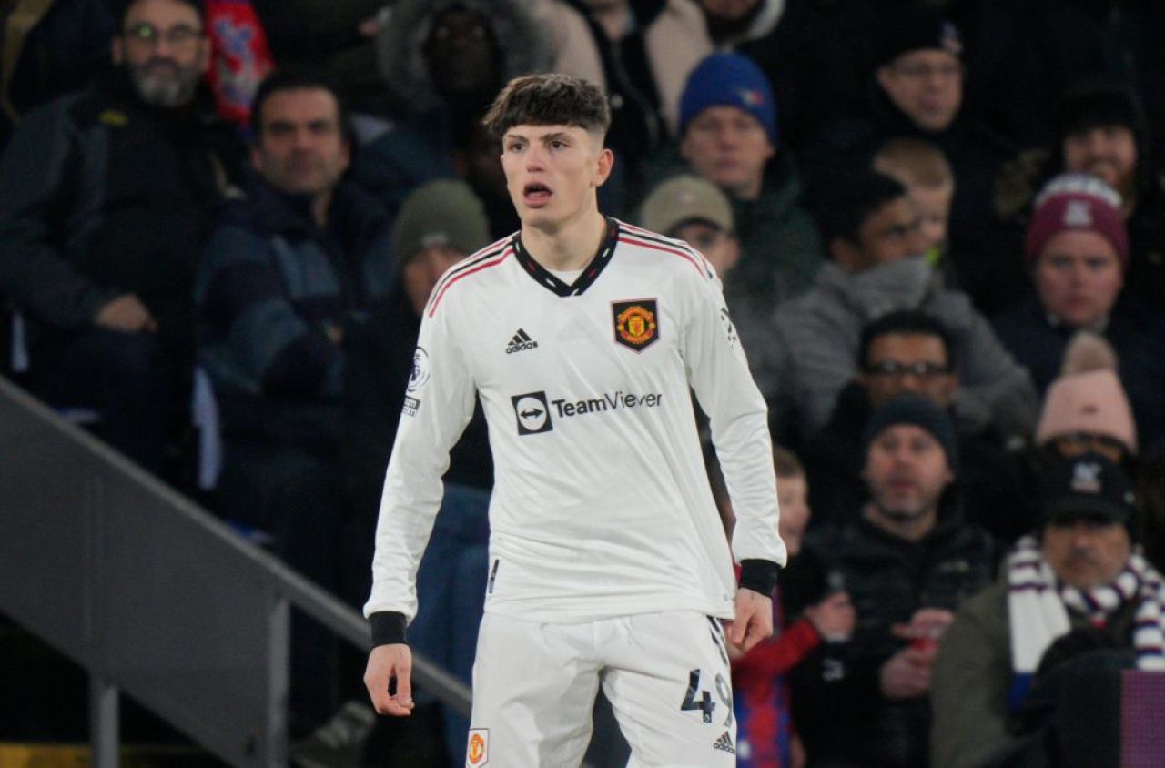 Record la Manchester United? Jucătorul care ar putea primi un contract pe OPT ani de la conducerea „diavolilor roșii”_1