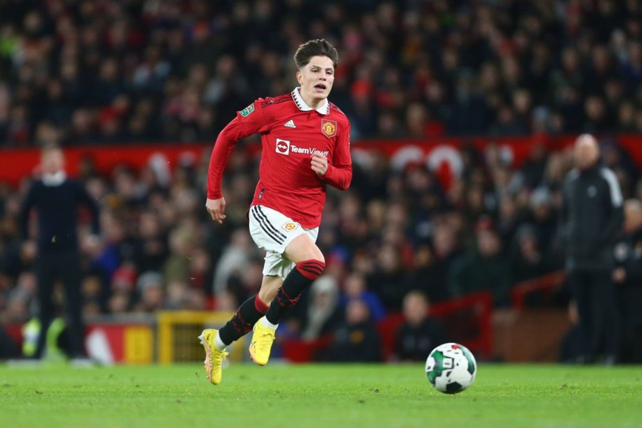 Record la Manchester United? Jucătorul care ar putea primi un contract pe OPT ani de la conducerea „diavolilor roșii”_3