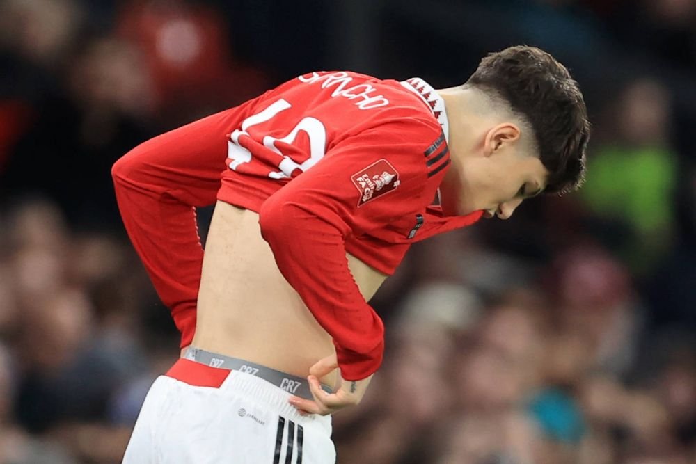Record la Manchester United? Jucătorul care ar putea primi un contract pe OPT ani de la conducerea „diavolilor roșii”_4