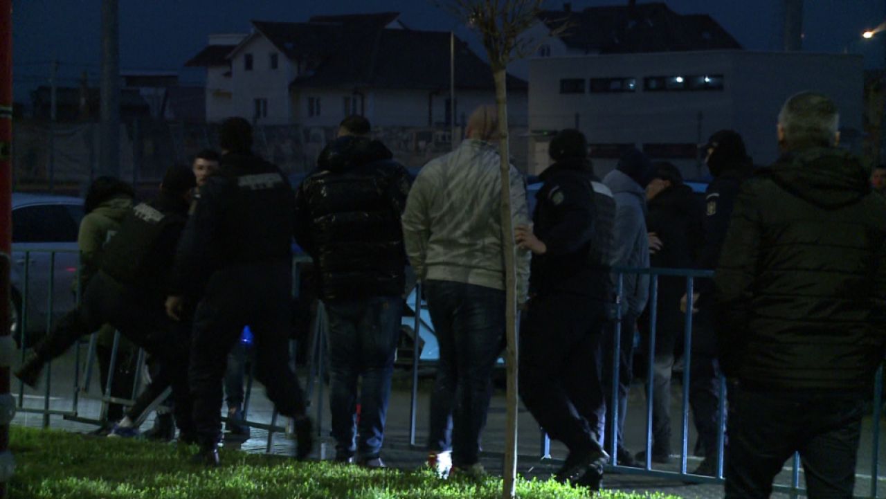 Mititelu reacționează după ce fiul său a sărit la bătaie cu liderul galeriei: