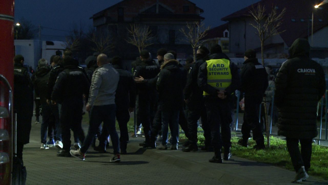 Mititelu reacționează după ce fiul său a sărit la bătaie cu liderul galeriei: