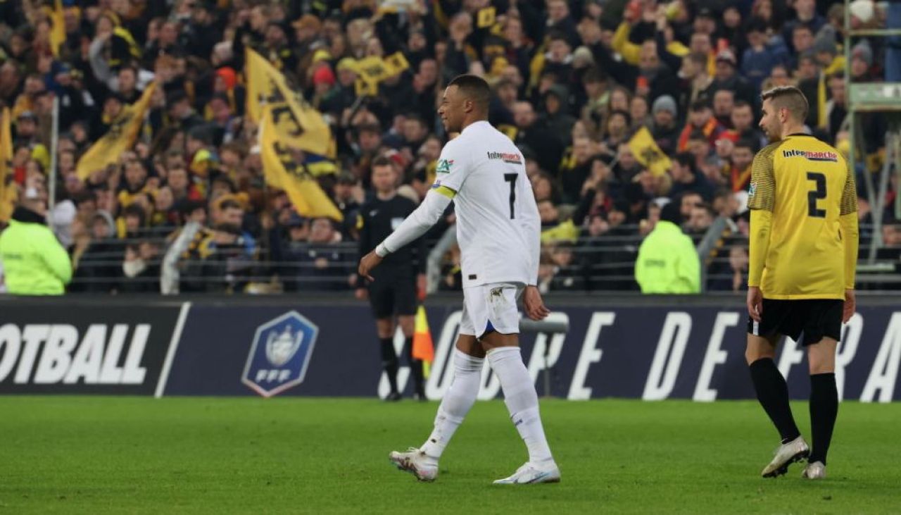 Manita Mbappe! Paris Saint-Germain a distrus-o pe Pays de Cassel în Cupa Franței și s-a calificat în optimi _4