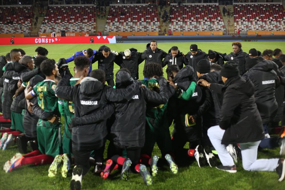 Naționala de fotbal invincibilă unde în primul ”11” joacă Razafindraibeharimihanta, Randrianiaina sau Randriatsiferana_4