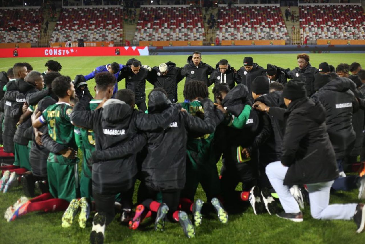 Naționala de fotbal invincibilă unde în primul ”11” joacă Razafindraibeharimihanta, Randrianiaina sau Randriatsiferana_4