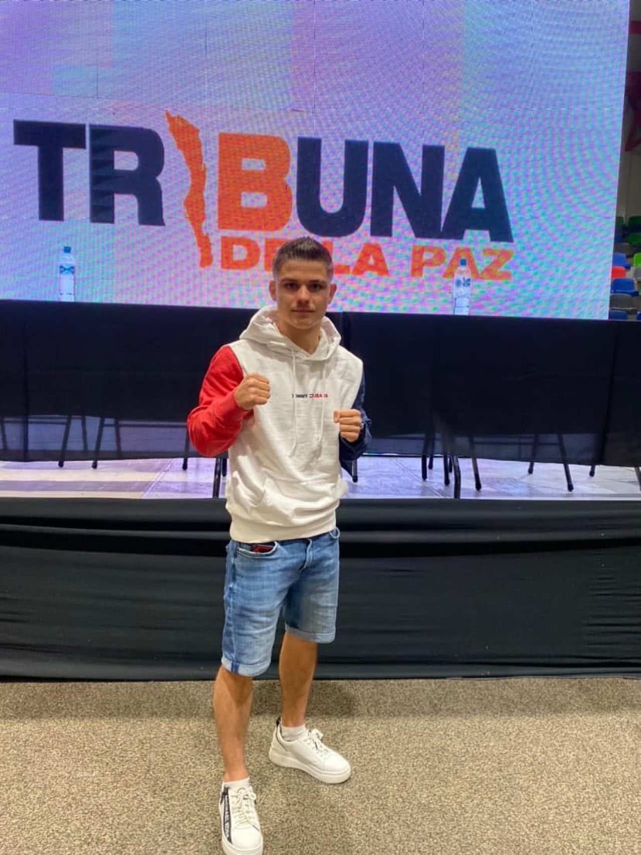 Debut victorios pentru Cosmin Gîrleanu la profesioniști! A învins prin TKO în runda a doua_12