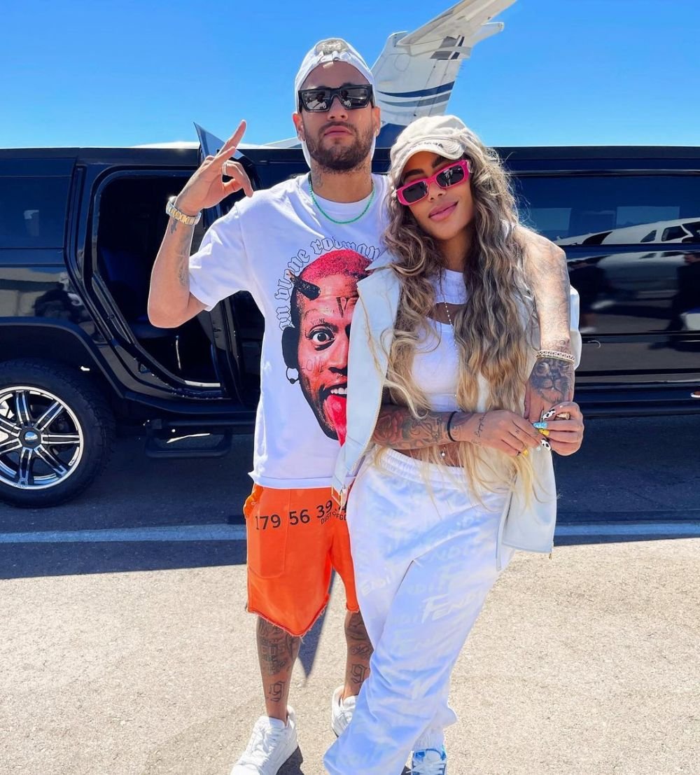 Sora lui Neymar și-a entuziasmat fanii cu cea mai nouă apariție. S-a îmbrăcat într-un costum de baie minusucul și s-a pozat așa_9