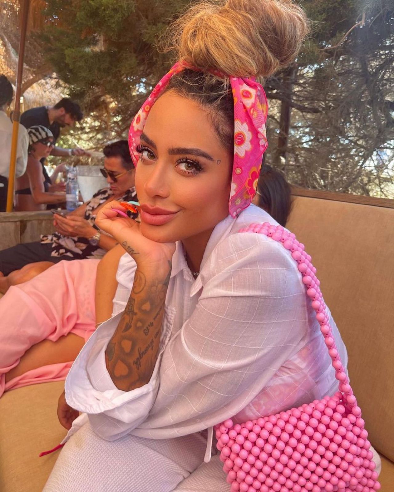 Sora lui Neymar și-a entuziasmat fanii cu cea mai nouă apariție. S-a îmbrăcat într-un costum de baie minusucul și s-a pozat așa_21