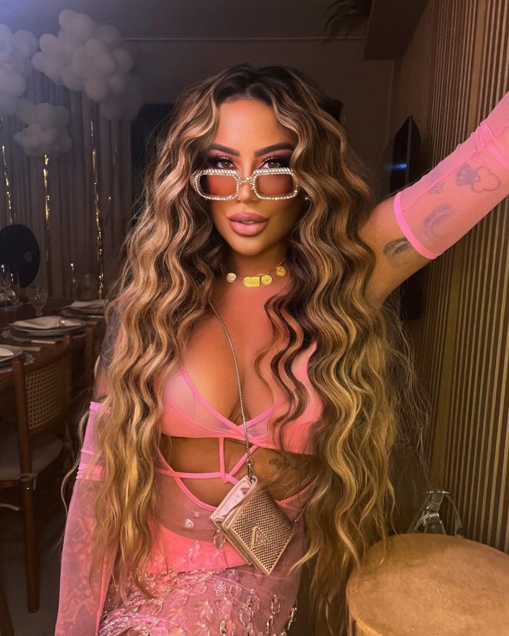 Sora lui Neymar și-a entuziasmat fanii cu cea mai nouă apariție. S-a îmbrăcat într-un costum de baie minusucul și s-a pozat așa_40