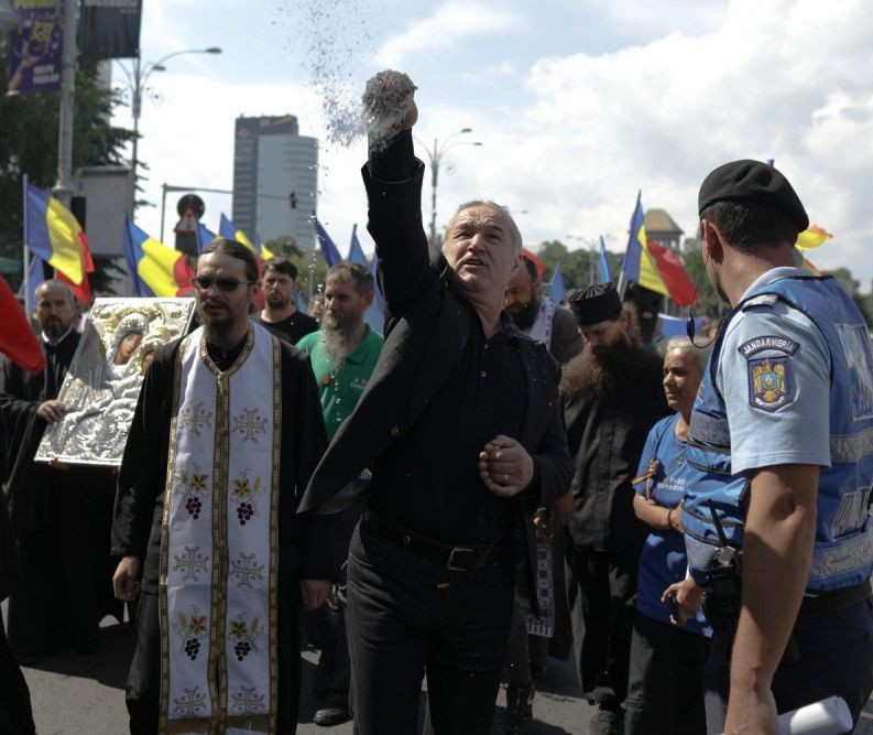 Gigi Becali a donat de 10 ori valoarea FCSB-ului la biserici, preoți și săraci: &bdquo;Ați mai pomenit așa ceva?!&rdquo; Dezvăluirile lui Dragomir