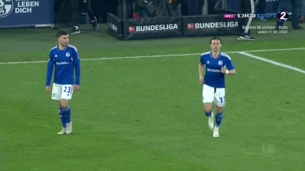 Un român a debutat în Bundesliga! A fost trimis în teren imediat după pauză_9