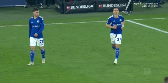 Un român a debutat în Bundesliga! A fost trimis în teren imediat după pauză_12