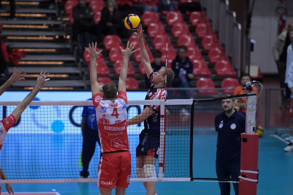 Final de drum în Europa pentru campioana României! A câștigat primul set, dar apoi a fost depășită clar_3