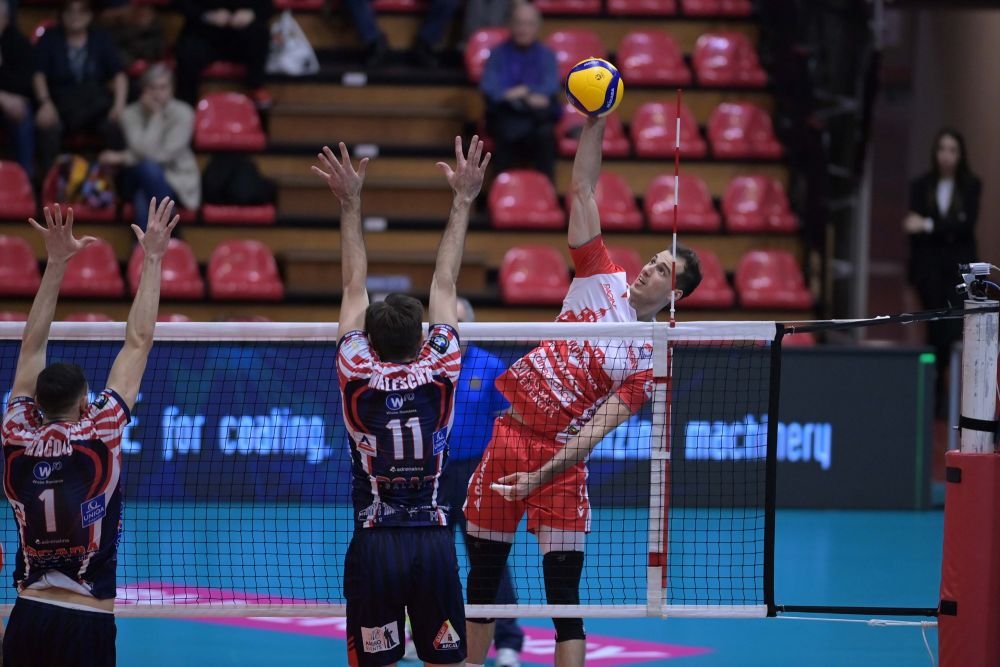 Final de drum în Europa pentru campioana României! A câștigat primul set, dar apoi a fost depășită clar_5