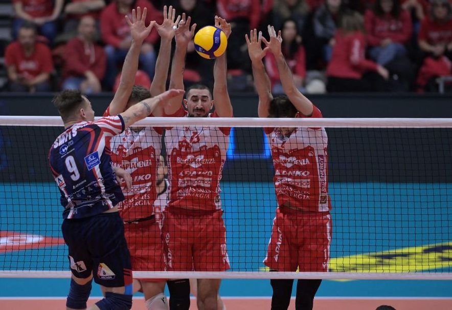 Final de drum în Europa pentru campioana României! A câștigat primul set, dar apoi a fost depășită clar_7