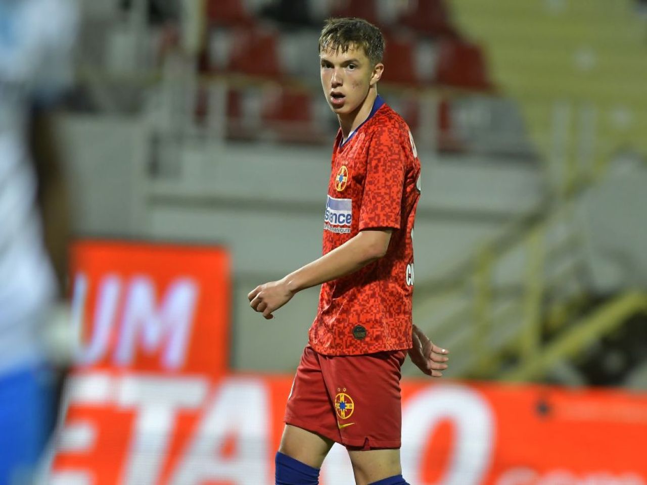 Fotbalistul lui FCSB, împrumutat în Liga 2! Mijlocașul a debutat deja la noua sa echipă_2
