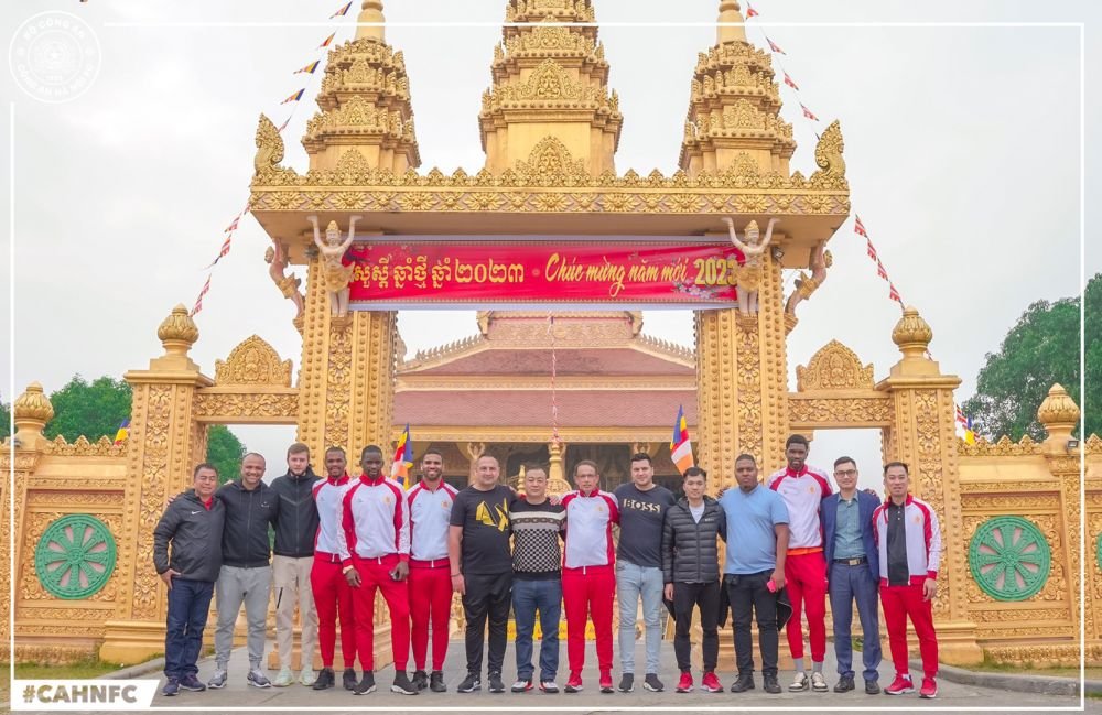 Juvhel Tsoumou, fostul atacant de la FCSB, a înscris primul gol la noua sa echipă! Cum a dansat alături de localnici_2