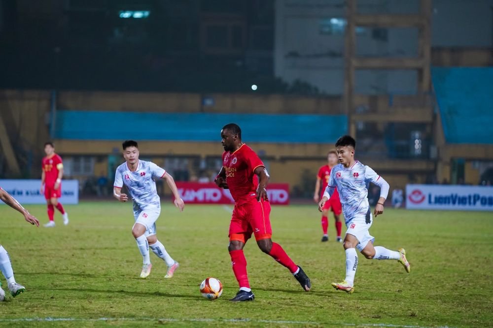 Juvhel Tsoumou, fostul atacant de la FCSB, a înscris primul gol la noua sa echipă! Cum a dansat alături de localnici_28