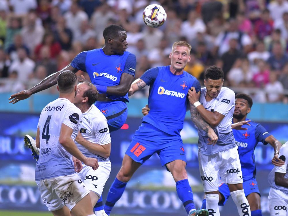 Doi jucători de la FCSB, ironizați în direct: