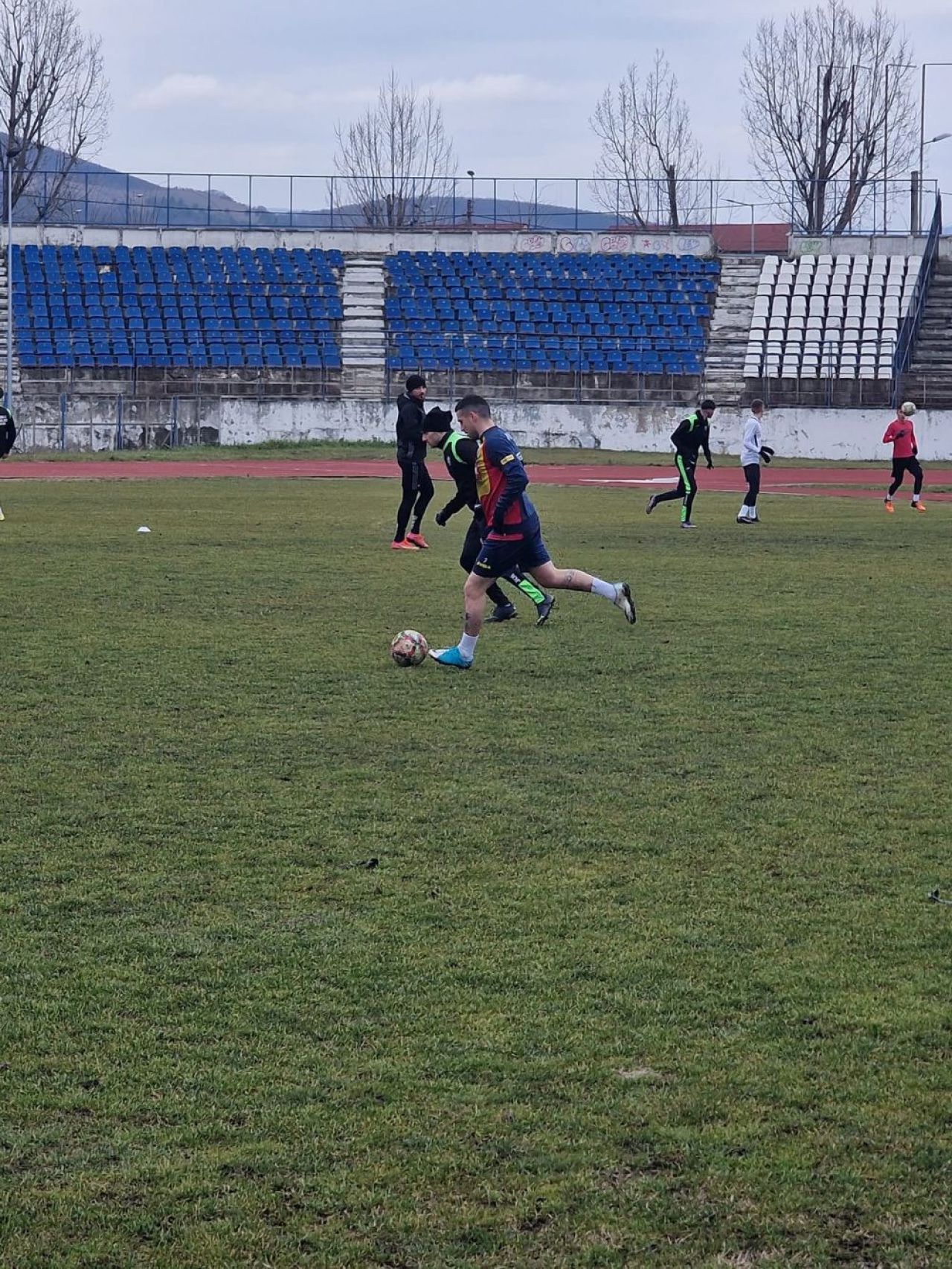 ”Surpriză!” Nicolae Stanciu a revenit pe meleagurile provinciale. Cu ce echipă din România s-a antrenat fotbalistul_8