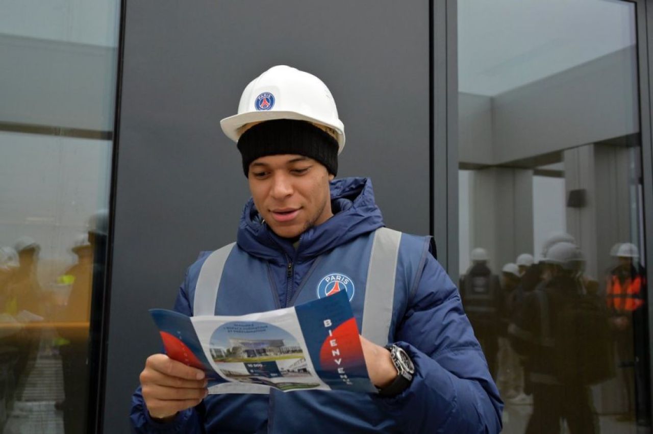După mantia de campion mondial, Messi a purtat și casca de constructor! PSG a anunțat cât a costat noua bază de antrenament_1