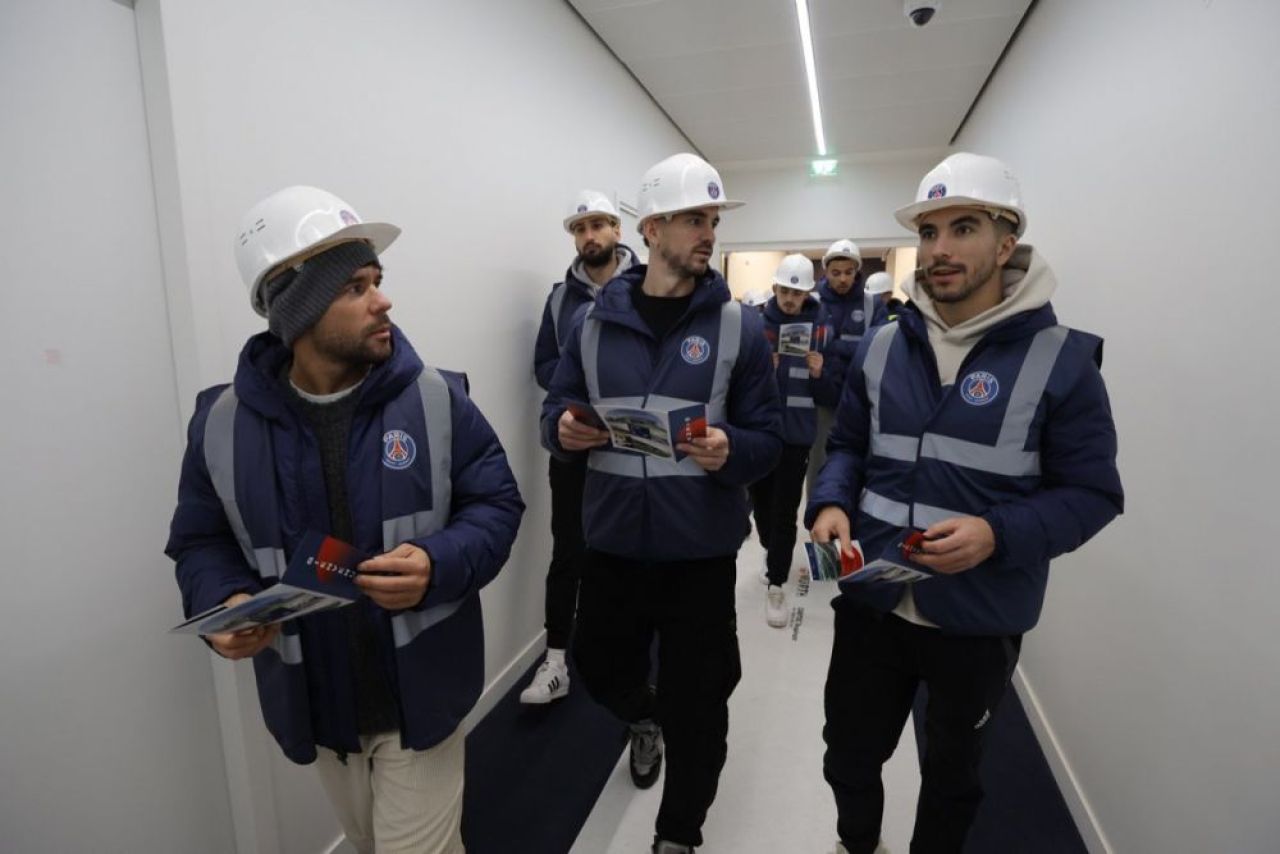 După mantia de campion mondial, Messi a purtat și casca de constructor! PSG a anunțat cât a costat noua bază de antrenament_4