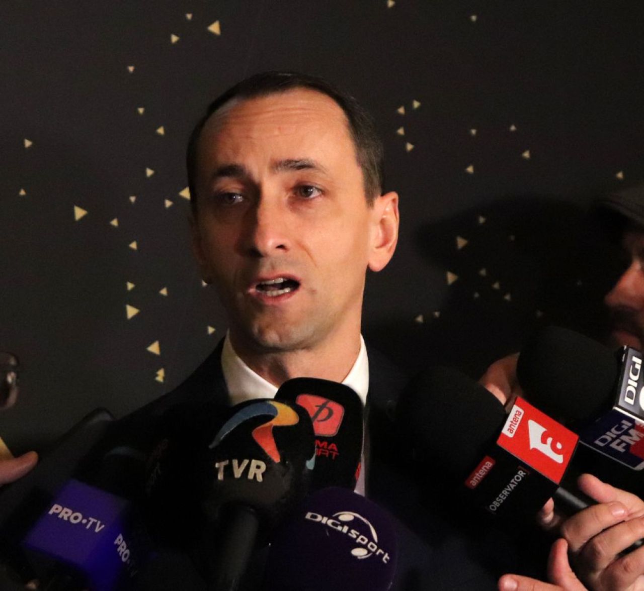 Cine zicea că premierul Ciucă nu e politician? Ce declarație superfluă a făcut la Gala Sportivul Anului_14