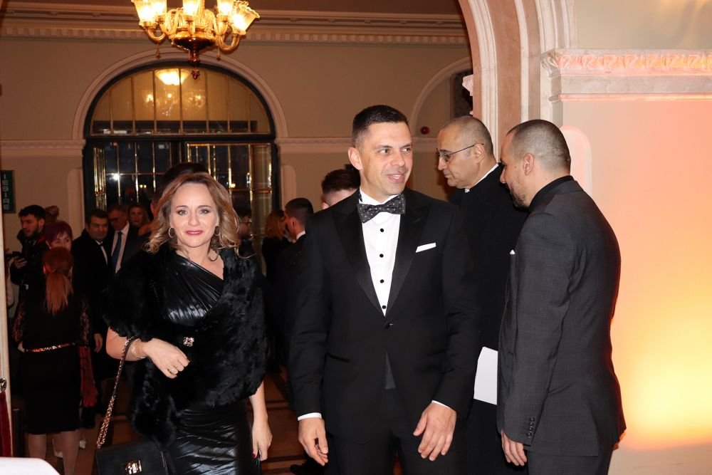 Cine zicea că premierul Ciucă nu e politician? Ce declarație superfluă a făcut la Gala Sportivul Anului_25