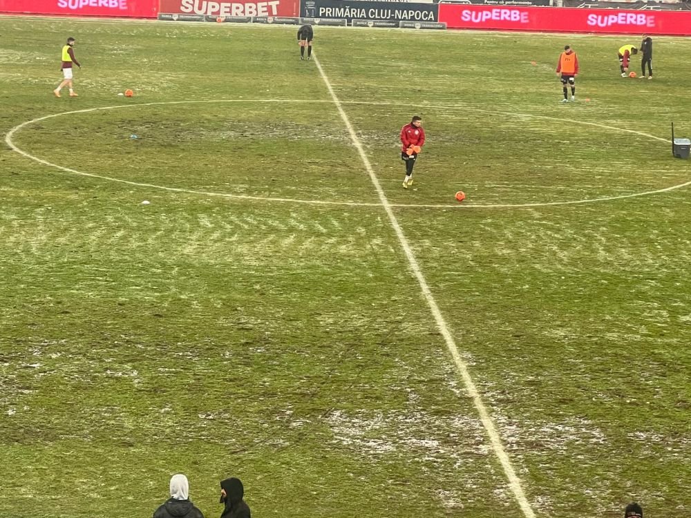 „Nu e pentru oameni!” Reacție dură după imaginile dezastruoase cu noroiul de pe „Cluj Arena” și de pe „Ilie Oană”_3
