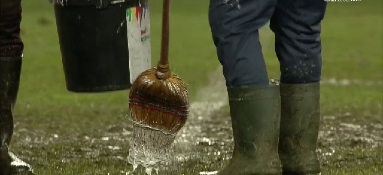 „Nu e pentru oameni!” Reacție dură după imaginile dezastruoase cu noroiul de pe „Cluj Arena” și de pe „Ilie Oană”_6