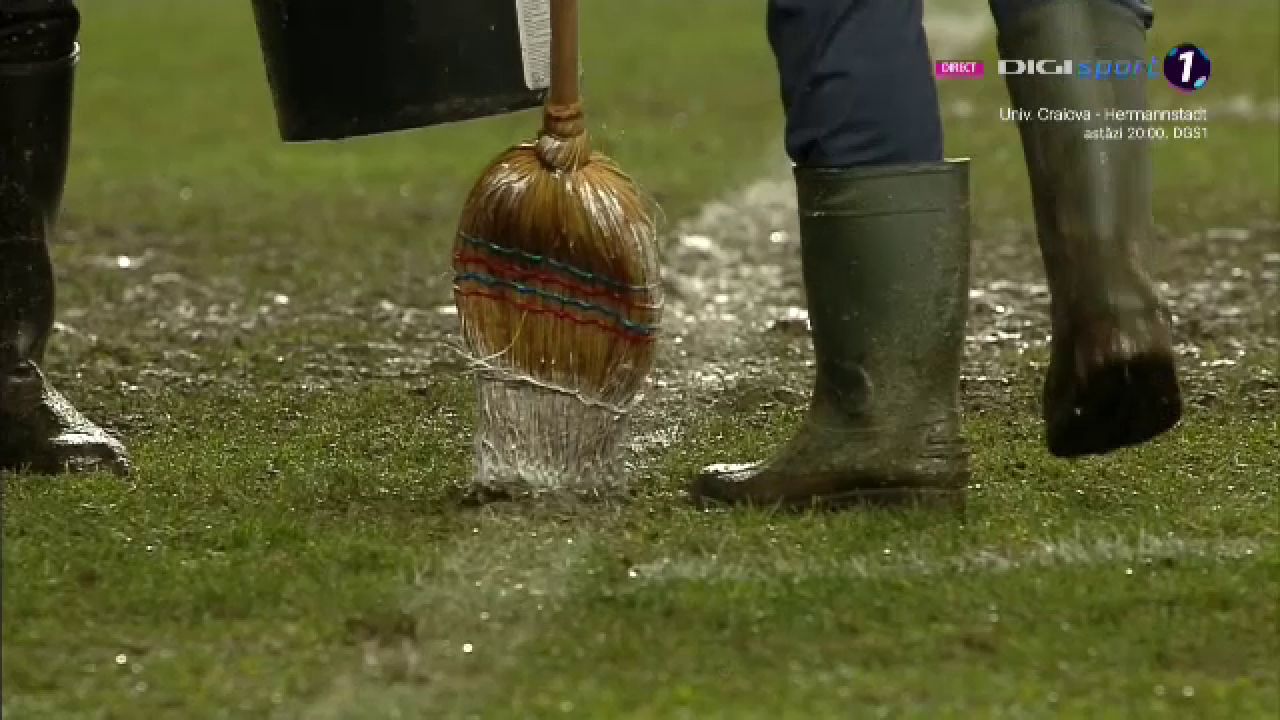 „Nu e pentru oameni!” Reacție dură după imaginile dezastruoase cu noroiul de pe „Cluj Arena” și de pe „Ilie Oană”_9