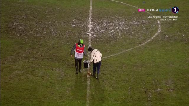 „Nu e pentru oameni!” Reacție dură după imaginile dezastruoase cu noroiul de pe „Cluj Arena” și de pe „Ilie Oană”_15