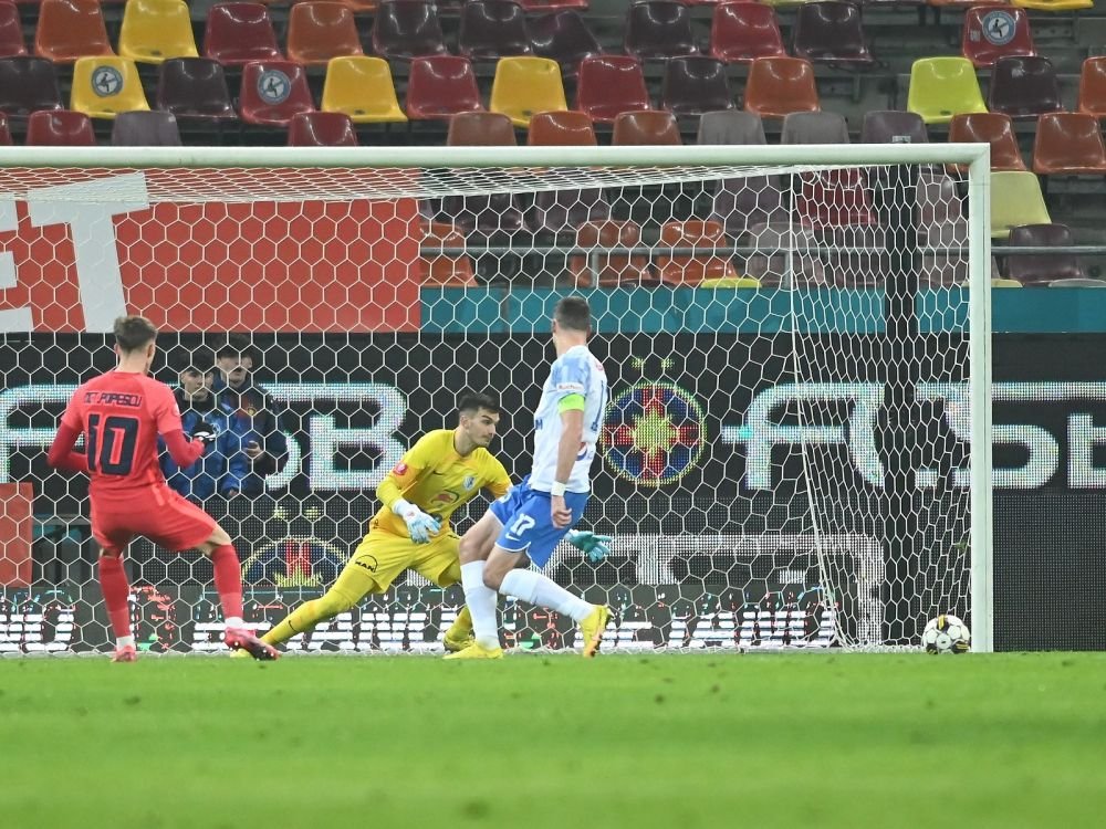 Fotbalistul de la FCSB pe care Gică Hagi l-a remarcat după finalul dramatic de pe Arena Națională. Unde trebuie să mai lucreze_11