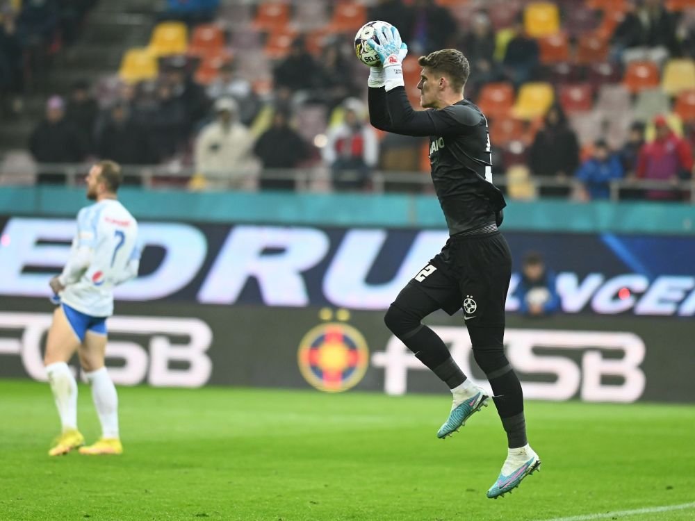 Fotbalistul de la FCSB pe care Gică Hagi l-a remarcat după finalul dramatic de pe Arena Națională. Unde trebuie să mai lucreze_19