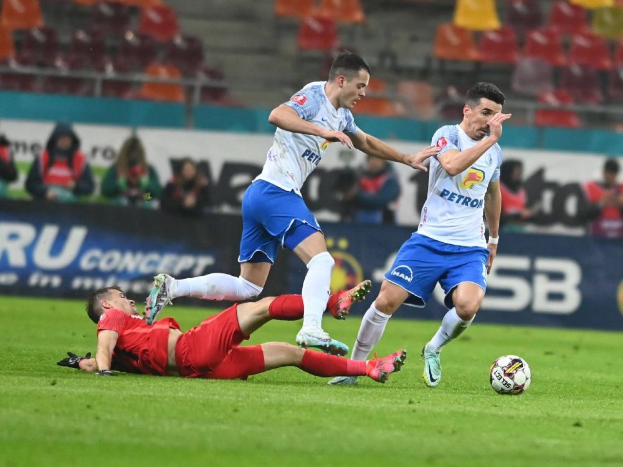 „Mult prea mult teatru! Multe trageri de timp, văicăreli!” Jucătorul de la FCSB care a dezamăgit în meciul cu Farul: „A renunțat devreme la a juca fotbal!” _4
