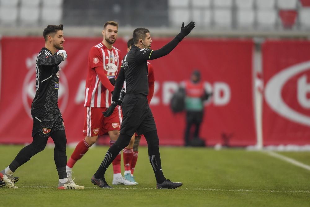 Nemzeti Sport din Ungaria despre Sepsi - FCU Craiova: ultrașii olteni, ”cei mai siniștri din România” + reacția primarului din Sfântu Gheorghe_4