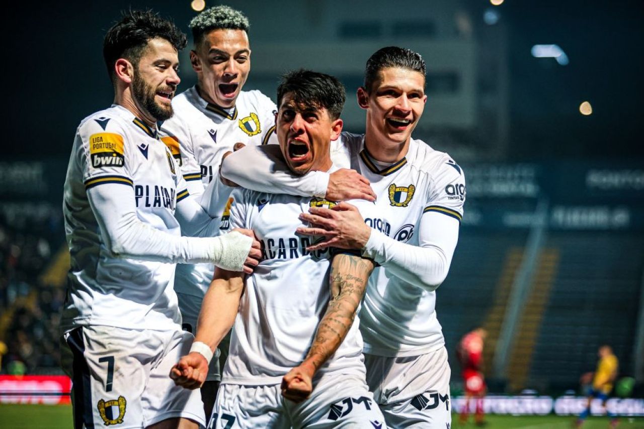 Alex Dobre ”i-a lăsat cu nervii la pământ” pe adversari! Titular în premieră în Portugalia, a încercat poarta încă din primul minut_2