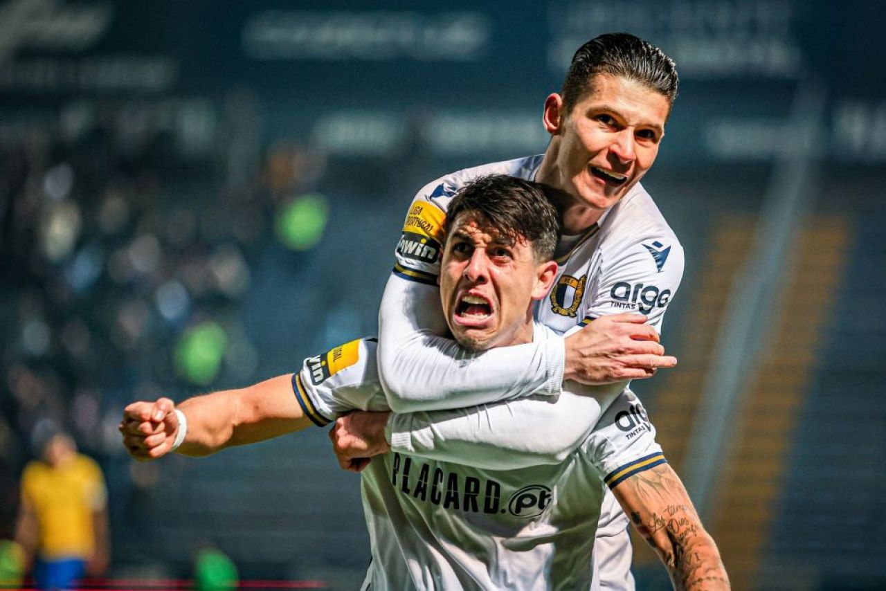 Alex Dobre ”i-a lăsat cu nervii la pământ” pe adversari! Titular în premieră în Portugalia, a încercat poarta încă din primul minut_1