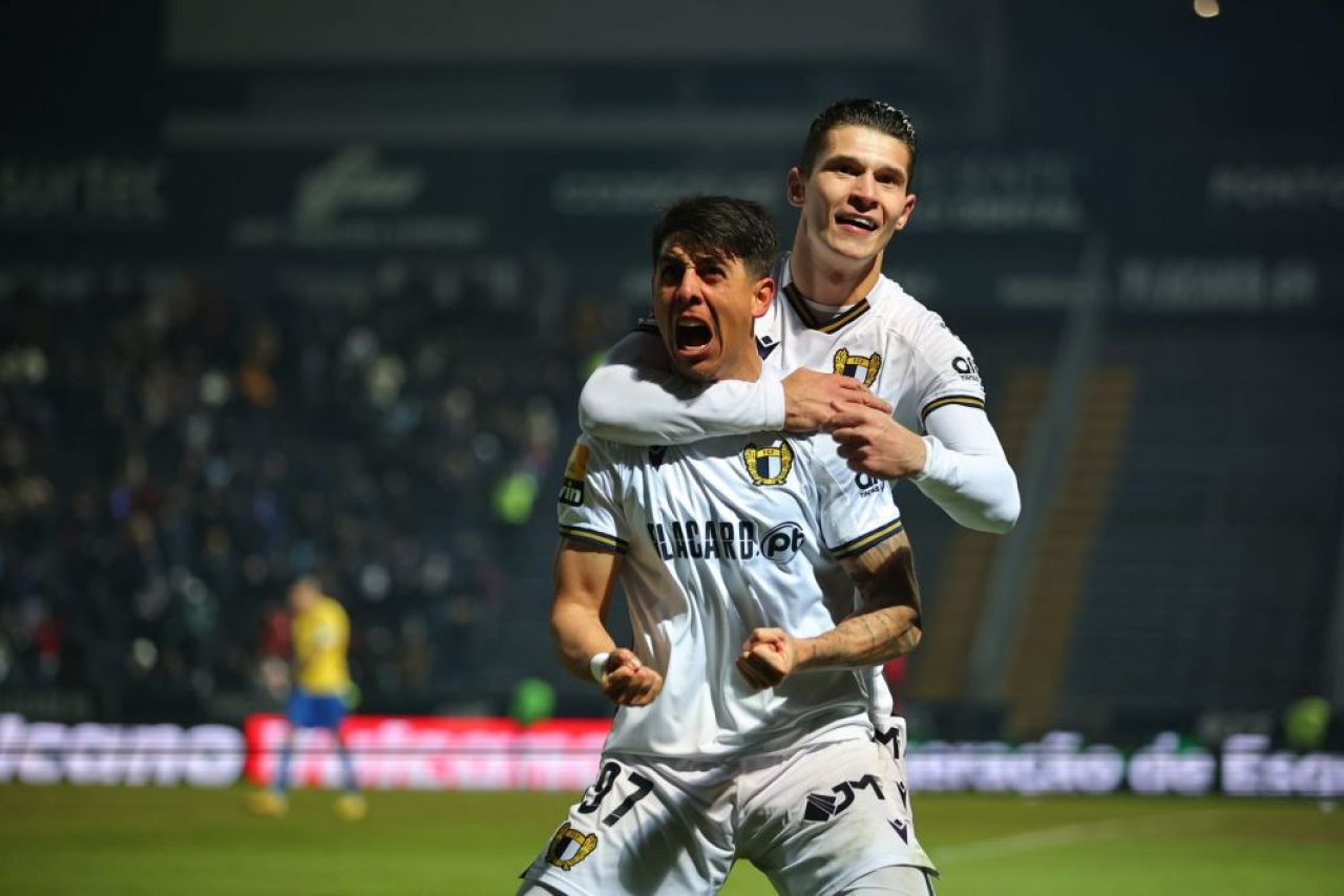 Alex Dobre ”i-a lăsat cu nervii la pământ” pe adversari! Titular în premieră în Portugalia, a încercat poarta încă din primul minut_3